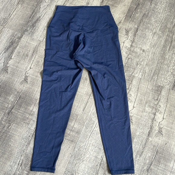 SHEFIT Boss Leggings - Picture 3 of 12